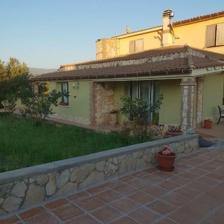 Villa Renzo E Lucia Sant Isidoro  Exteriör bild