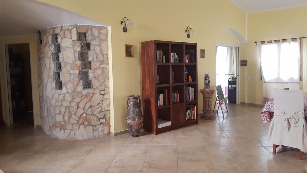 Villa Renzo E Lucia Sant Isidoro  Exteriör bild