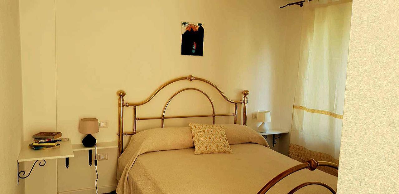 Villa Renzo E Lucia Sant Isidoro  Exteriör bild